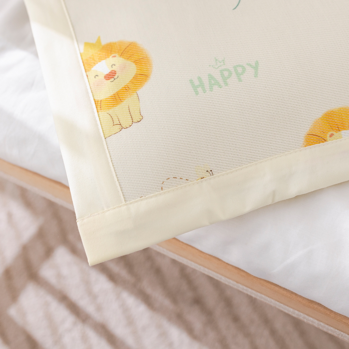 91家纺网 家纺一手货源 找家纺 荷马之梦 2026新款A类母婴原创卡通冰丝儿童枕套 萌狮派对