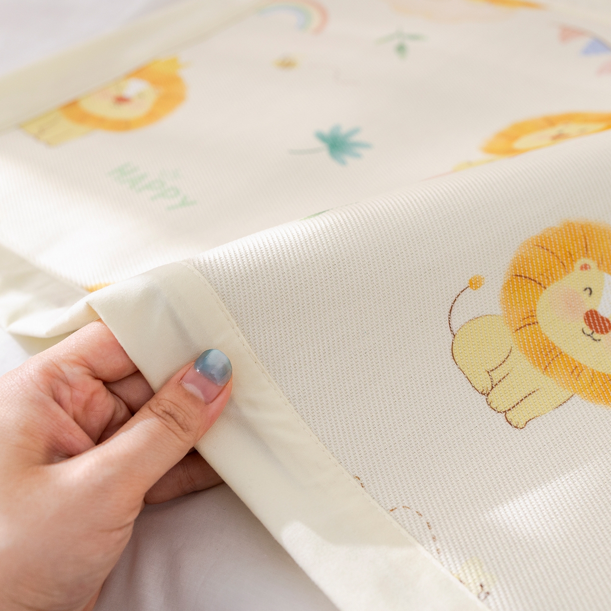 91家纺网 家纺一手货源 找家纺 荷马之梦 2026新款A类母婴原创卡通冰丝儿童枕套 萌狮派对