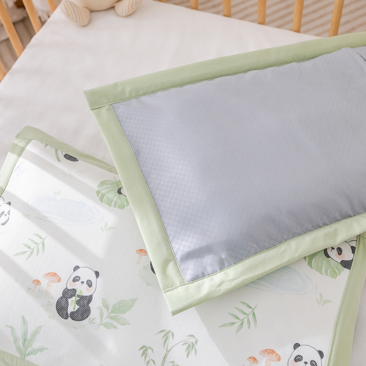 91家纺网 家纺一手货源 找家纺 荷马之梦 2026新款A类母婴原创卡通冰丝儿童枕套 萌趣熊猫