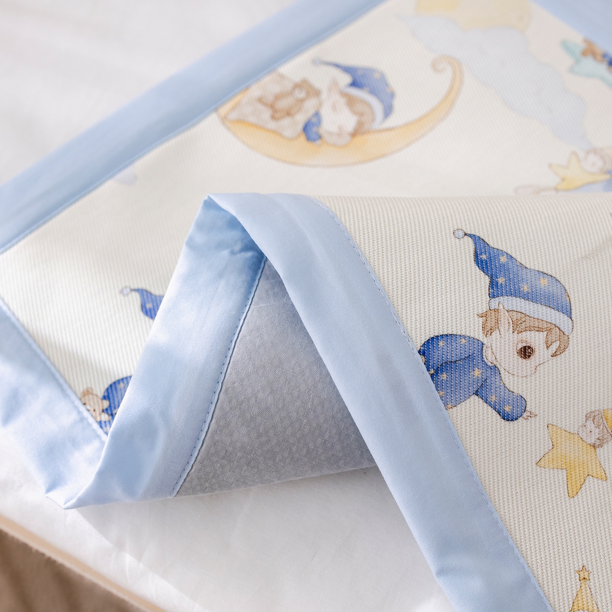 91家纺网 家纺一手货源 找家纺 荷马之梦 2026新款A类母婴原创卡通冰丝儿童枕套 星空游记