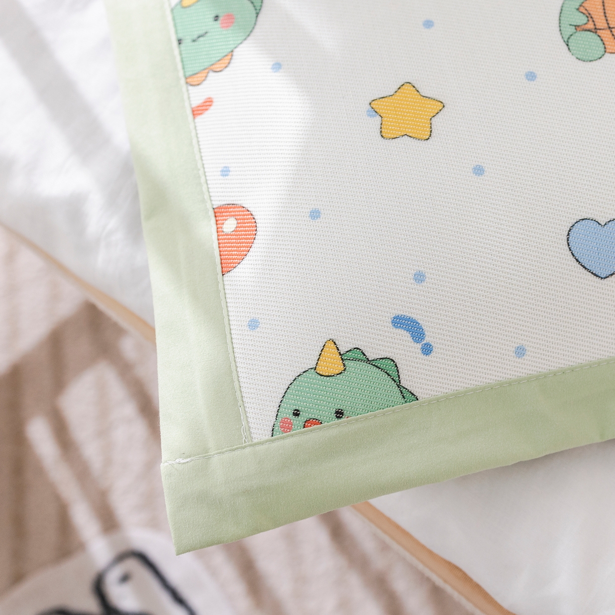 91家纺网 家纺一手货源 找家纺 荷马之梦 2026新款A类母婴原创卡通冰丝儿童枕套 运动恐龙