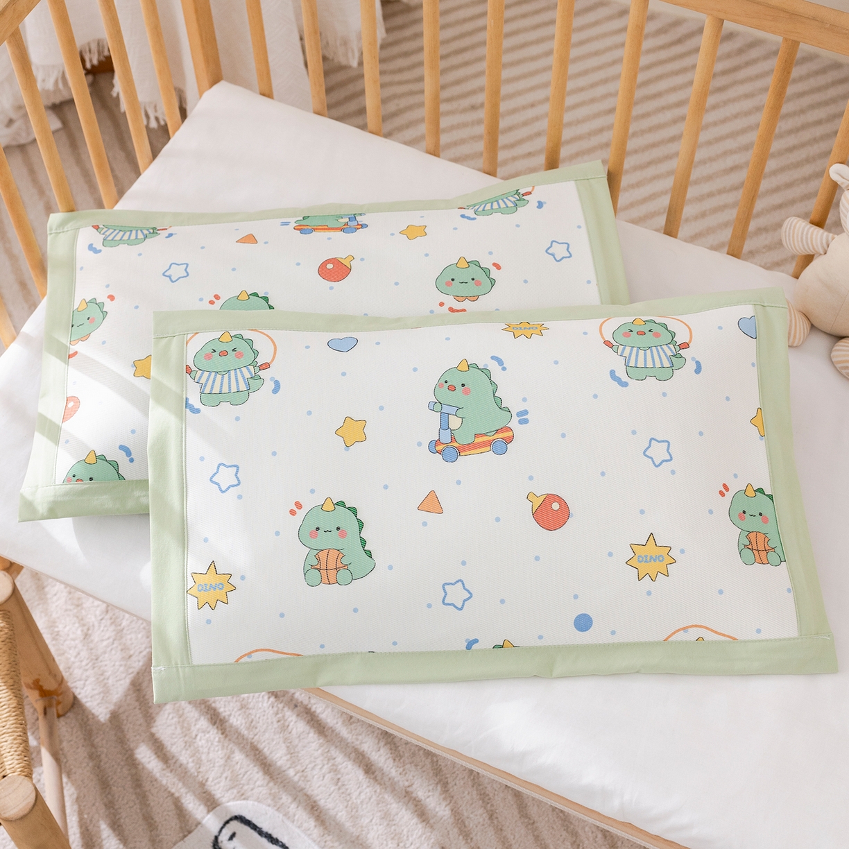 91家纺网 家纺一手货源 找家纺 荷马之梦 2026新款A类母婴原创卡通冰丝儿童枕套 运动恐龙