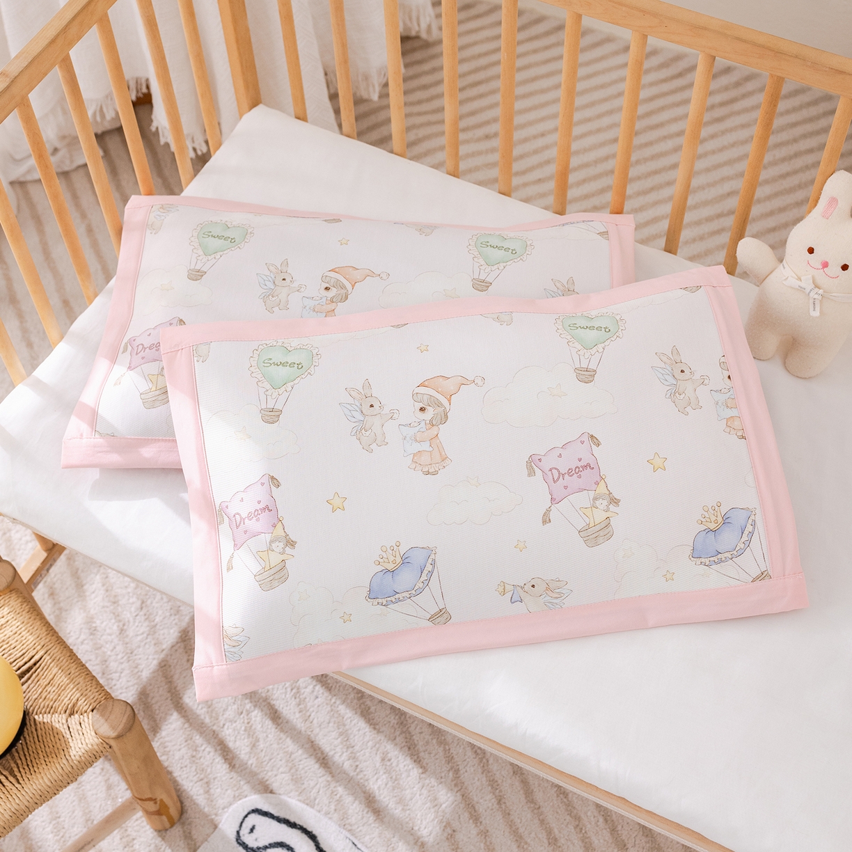 91家纺网 家纺一手货源 找家纺 荷马之梦 2026新款A类母婴原创卡通冰丝儿童枕套 甜屿绮梦