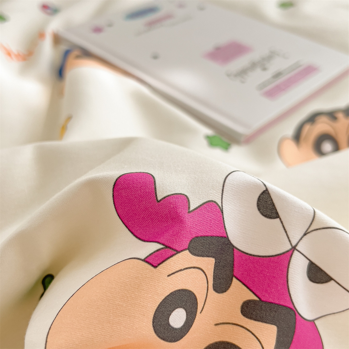 91家纺网 家纺一手货源 找家纺 兄弟坊 2026新款正版授权卡通全棉13370印花夏被夏凉被儿童被 夏被四件套 春日部小新