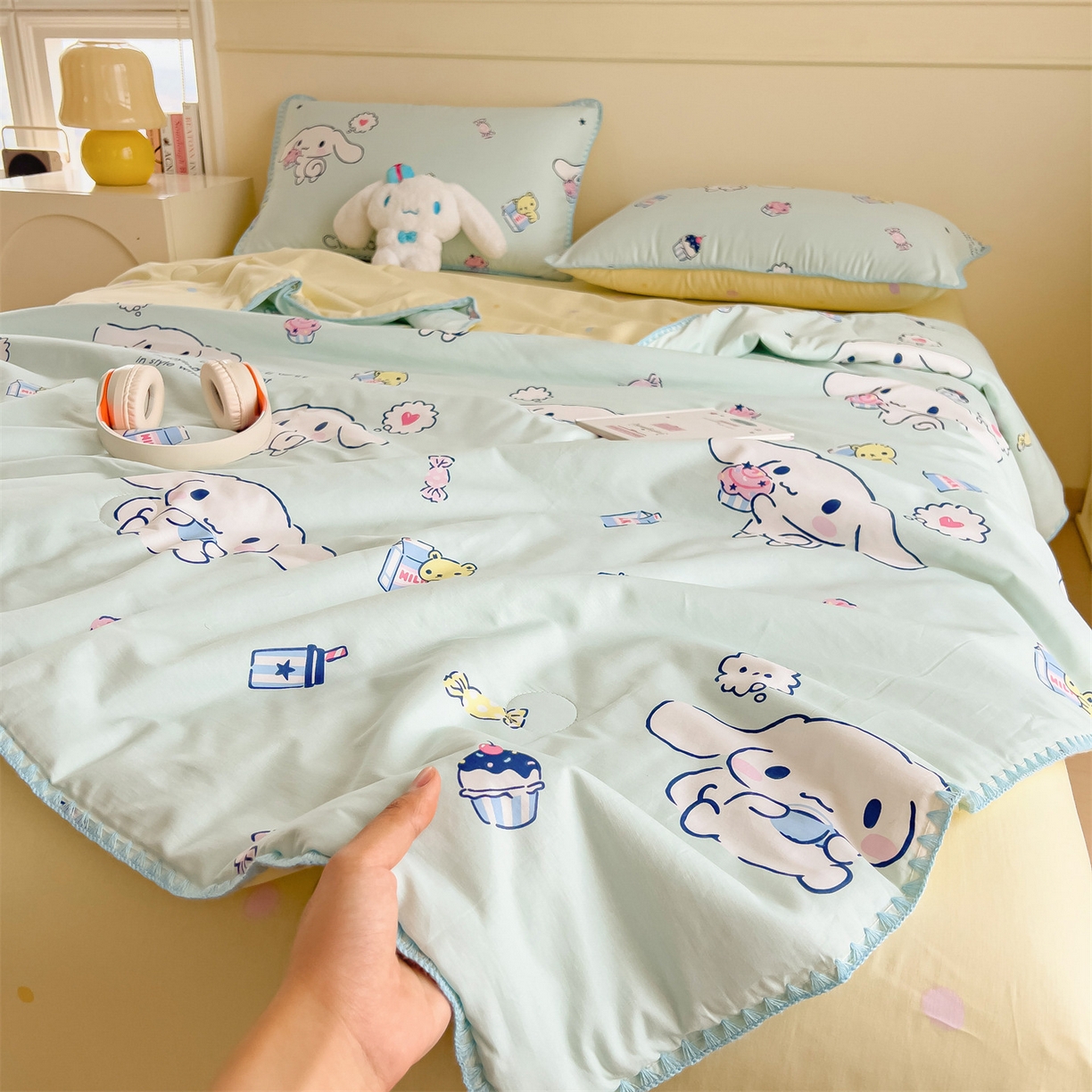 91家纺网 家纺一手货源 找家纺 兄弟坊 2026新款正版授权卡通全棉13370印花夏被夏凉被儿童被 夏被四件套 牛奶玉桂狗