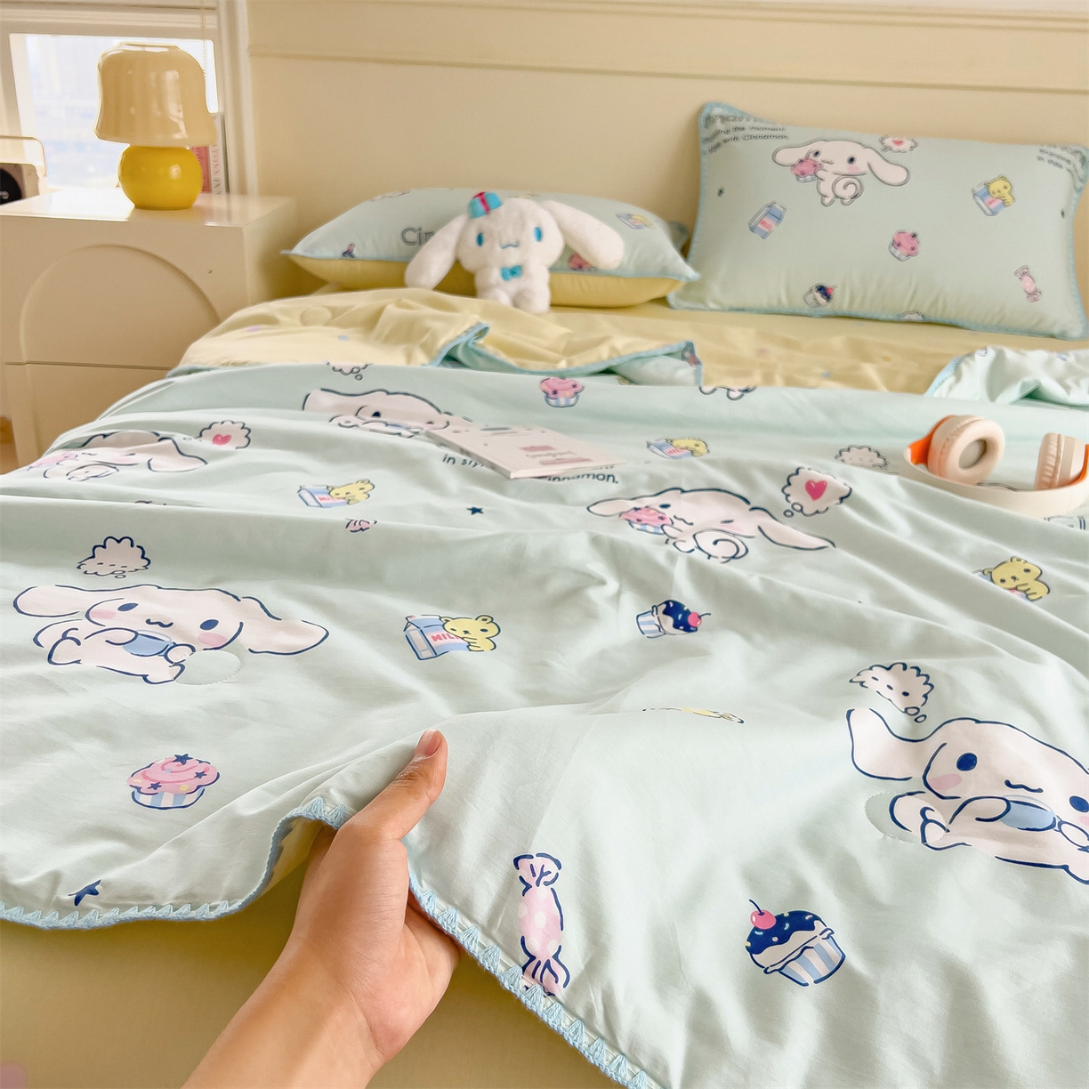 91家纺网 家纺一手货源 找家纺 兄弟坊 2026新款正版授权卡通全棉13370印花夏被夏凉被儿童被 夏被四件套 牛奶玉桂狗