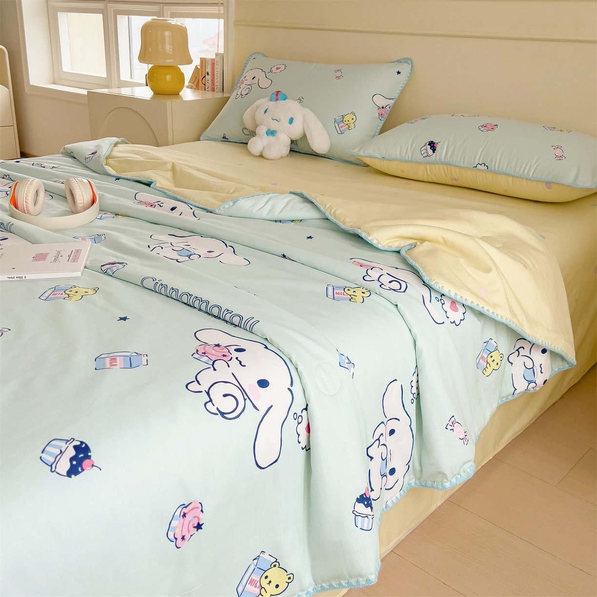 91家纺网 家纺一手货源 找家纺 兄弟坊 2026新款正版授权卡通全棉13370印花夏被夏凉被儿童被 夏被四件套 牛奶玉桂狗