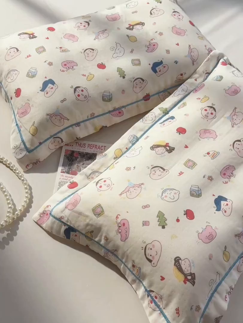 91家纺网 家纺一手货源 找家纺 百寐 2026新款母婴A类双层棉纱枕套婴幼儿卡通宝宝枕套子母信封枕套 可爱小新