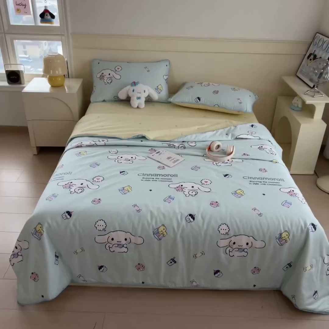 91家纺网 家纺一手货源 找家纺 兄弟坊 2026新款正版授权卡通全棉13370印花夏被夏凉被儿童被 夏被四件套 牛奶玉桂狗