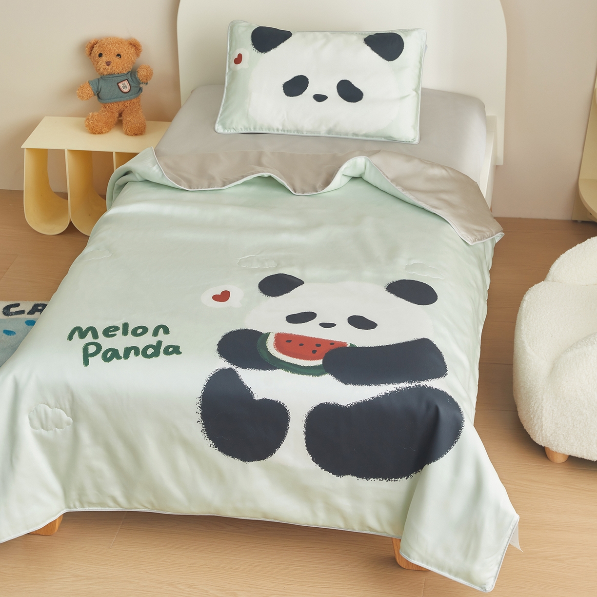 91家纺网 家纺一手货源 找家纺 荷马之梦 2026新款60s兰精天丝原创数码印花山茶花桑蚕丝儿童夏被 西瓜熊猫