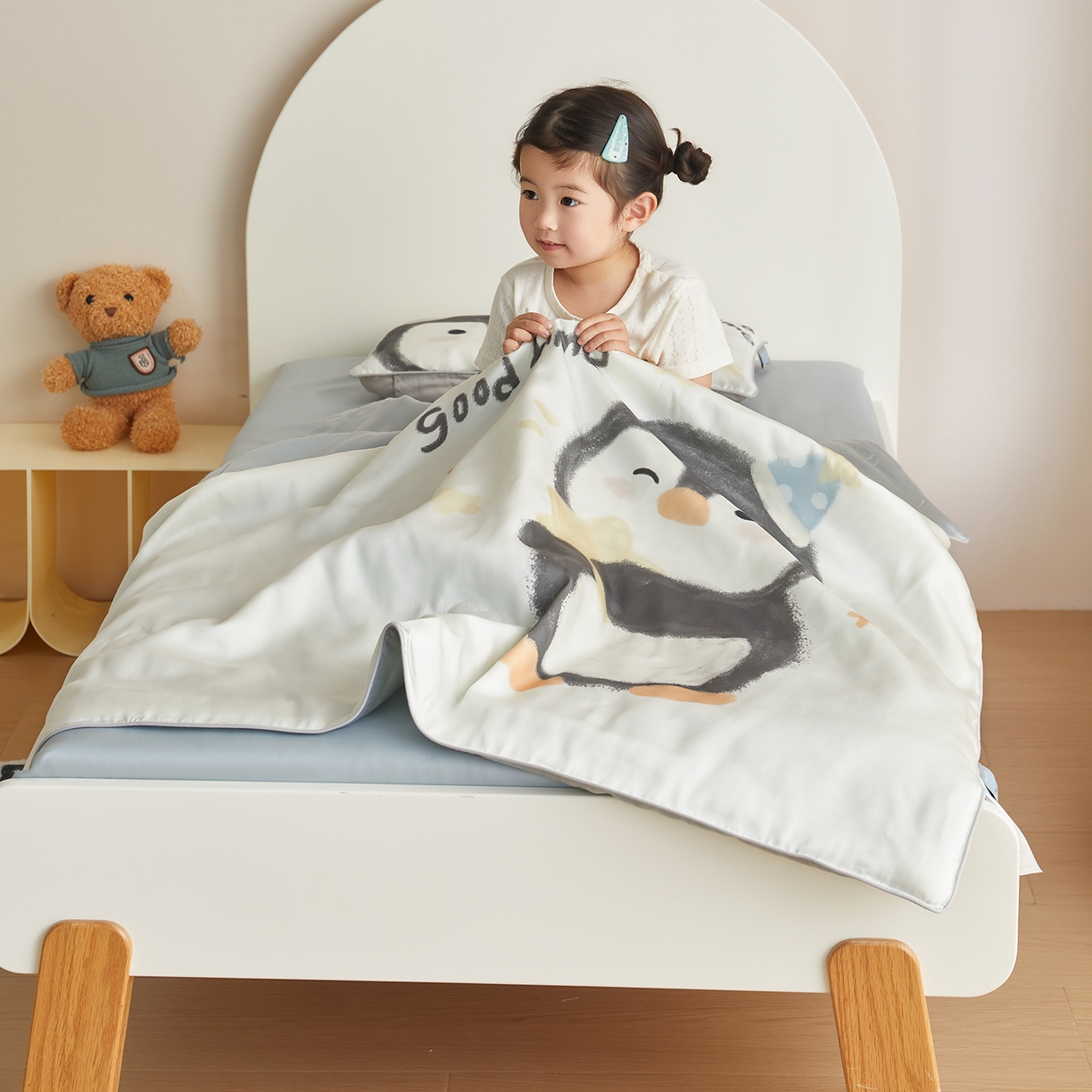 91家纺网 家纺一手货源 找家纺 荷马之梦 2026新款60s兰精天丝原创数码印花山茶花桑蚕丝儿童夏被 星星企鹅