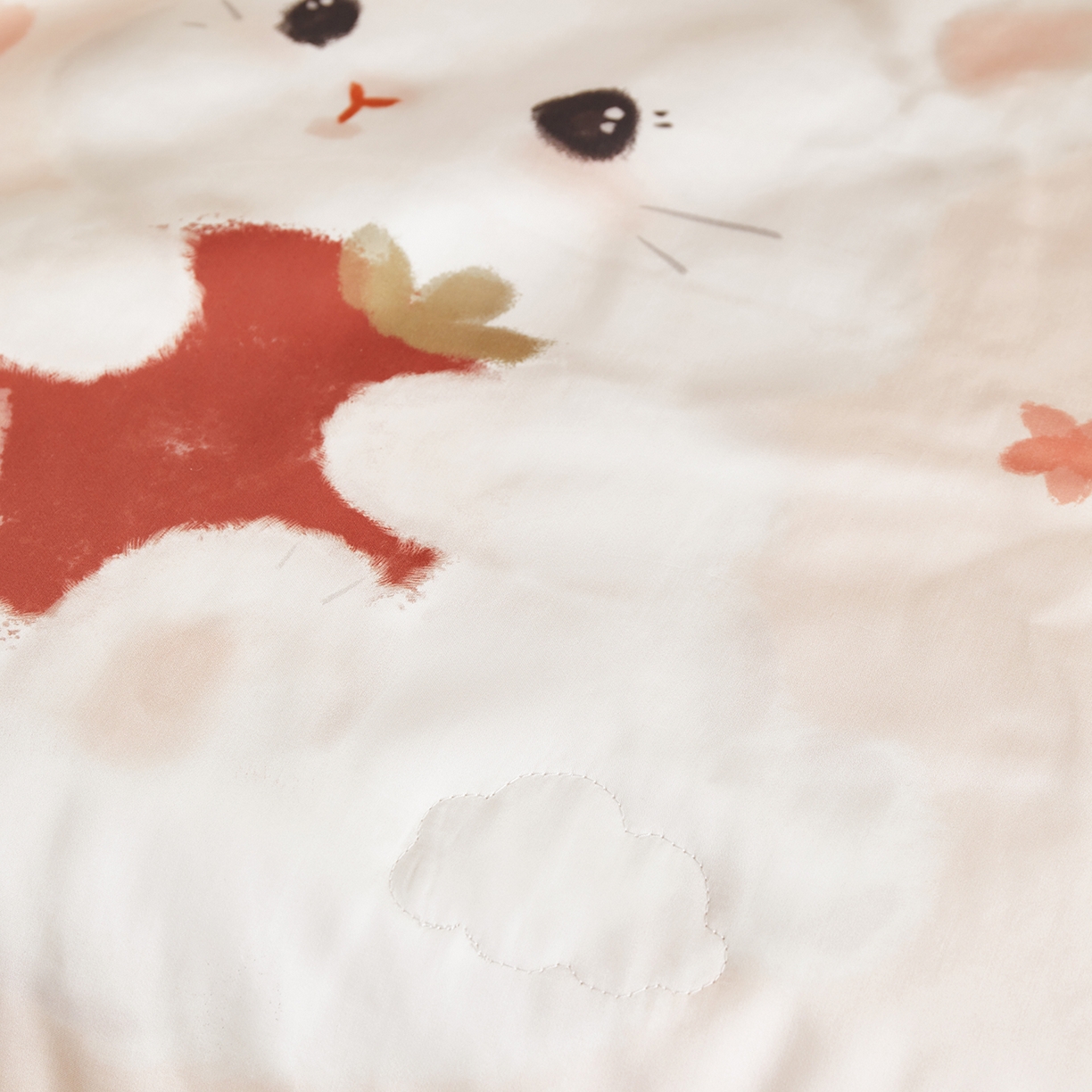 91家纺网 家纺一手货源 找家纺 荷马之梦 2026新款60s兰精天丝原创数码印花山茶花桑蚕丝儿童夏被 番茄兔兔