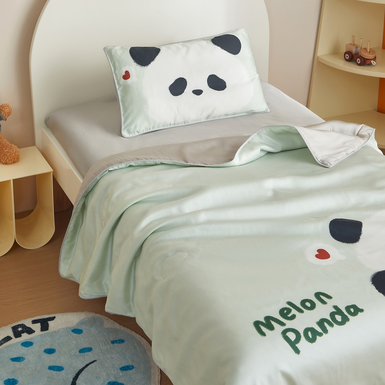 91家纺网 家纺一手货源 找家纺 荷马之梦 2026新款60s兰精天丝原创数码印花山茶花桑蚕丝儿童夏被 西瓜熊猫