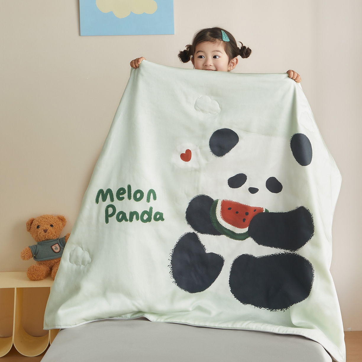 91家纺网 家纺一手货源 找家纺 荷马之梦 2026新款60s兰精天丝原创数码印花山茶花桑蚕丝儿童夏被 西瓜熊猫