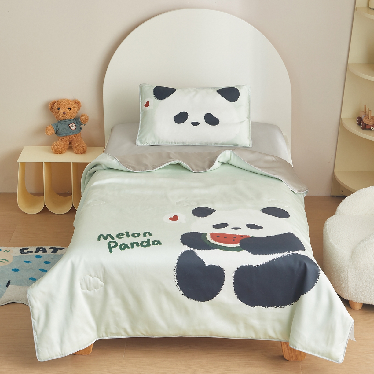 91家纺网 家纺一手货源 找家纺 荷马之梦 2026新款60s兰精天丝原创数码印花山茶花桑蚕丝儿童夏被 西瓜熊猫