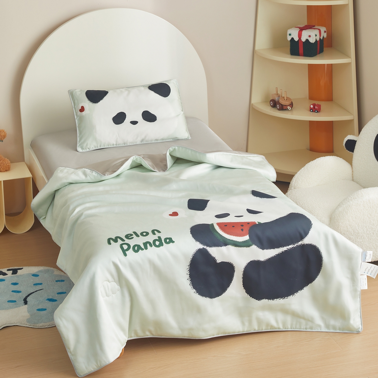 91家纺网 家纺一手货源 找家纺 荷马之梦 2026新款60s兰精天丝原创数码印花山茶花桑蚕丝儿童夏被 西瓜熊猫