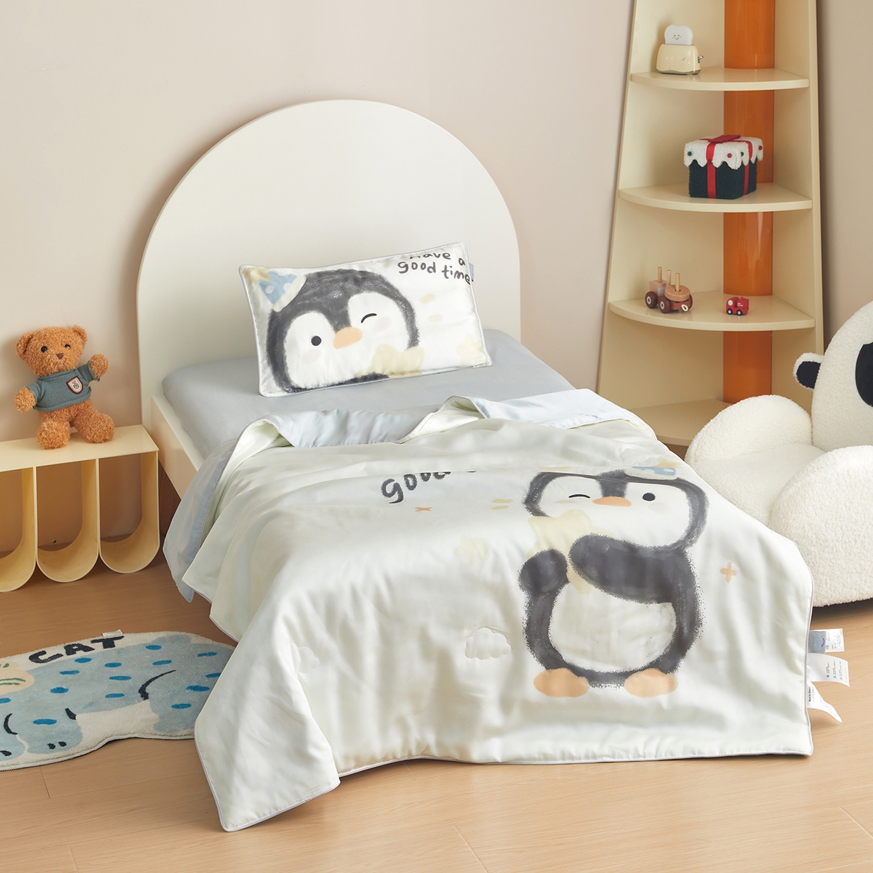 91家纺网 家纺一手货源 找家纺 荷马之梦 2026新款60s兰精天丝原创数码印花山茶花桑蚕丝儿童夏被 星星企鹅