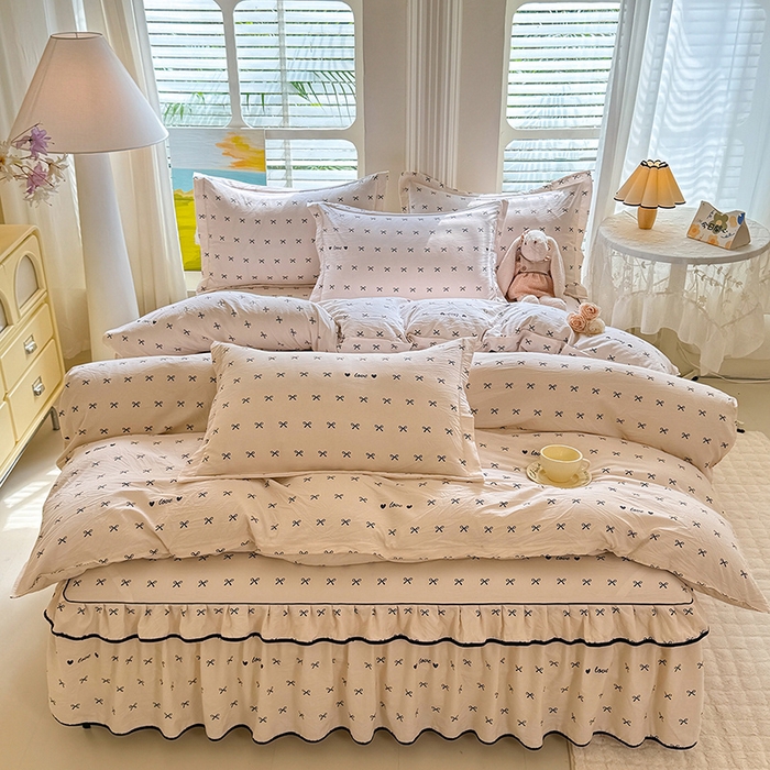 91家纺网 家纺一手货源 找家纺 优家居 2026新款A类水洗棉床裙四件套皱皱纱韩版公主风花边床罩直播爆款外贸定制 爱心蝴蝶结