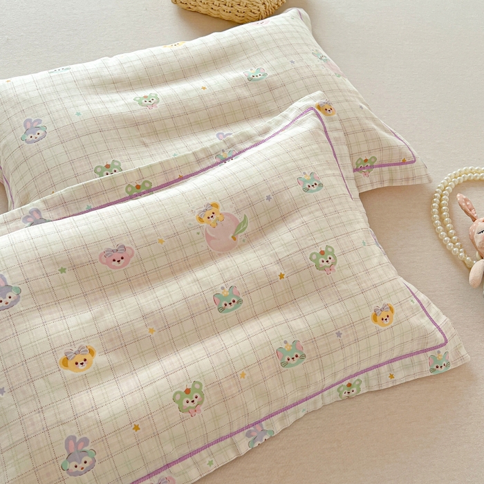 91家纺网 家纺一手货源 找家纺 百寐 2026新款母婴A类双层棉纱枕套婴幼儿卡通宝宝枕套子母信封枕套 快乐伙伴