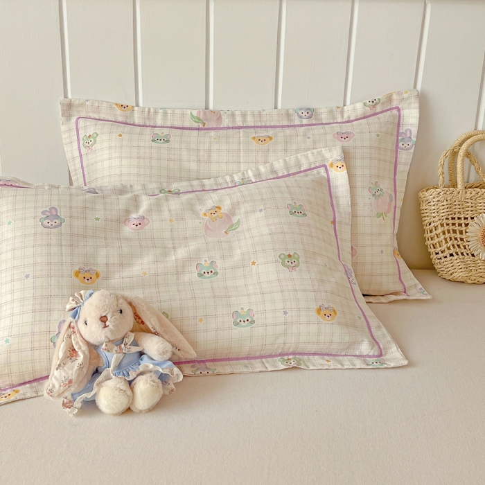 91家纺网 家纺一手货源 找家纺 百寐 2026新款母婴A类双层棉纱枕套婴幼儿卡通宝宝枕套子母信封枕套 快乐伙伴