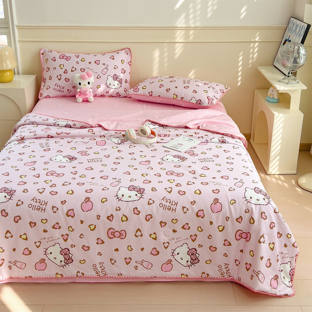 91家纺网 家纺一手货源 找家纺 兄弟坊 2026新款正版授权卡通全棉13370印花夏被夏凉被儿童被 夏被四件套 甜酷凯蒂猫