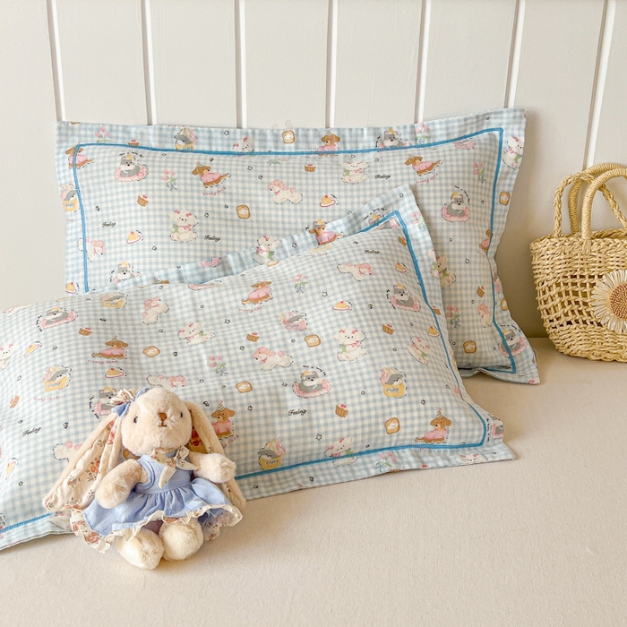 91家纺网 家纺一手货源 找家纺 百寐 2026新款母婴A类双层棉纱枕套婴幼儿卡通宝宝枕套子母信封枕套 蓝格小狗