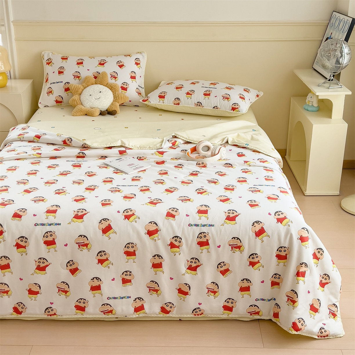91家纺网 家纺一手货源 找家纺 兄弟坊 2026新款正版授权卡通全棉13370印花夏被夏凉被儿童被 夏被四件套 小新快乐星球
