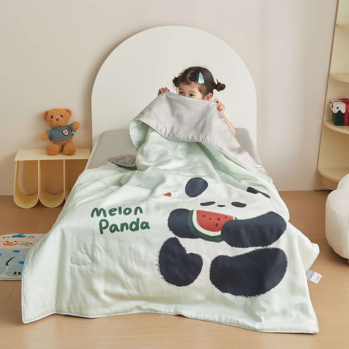 91家纺网 家纺一手货源 找家纺 荷马之梦 2026新款60s兰精天丝原创数码印花山茶花桑蚕丝儿童夏被 西瓜熊猫