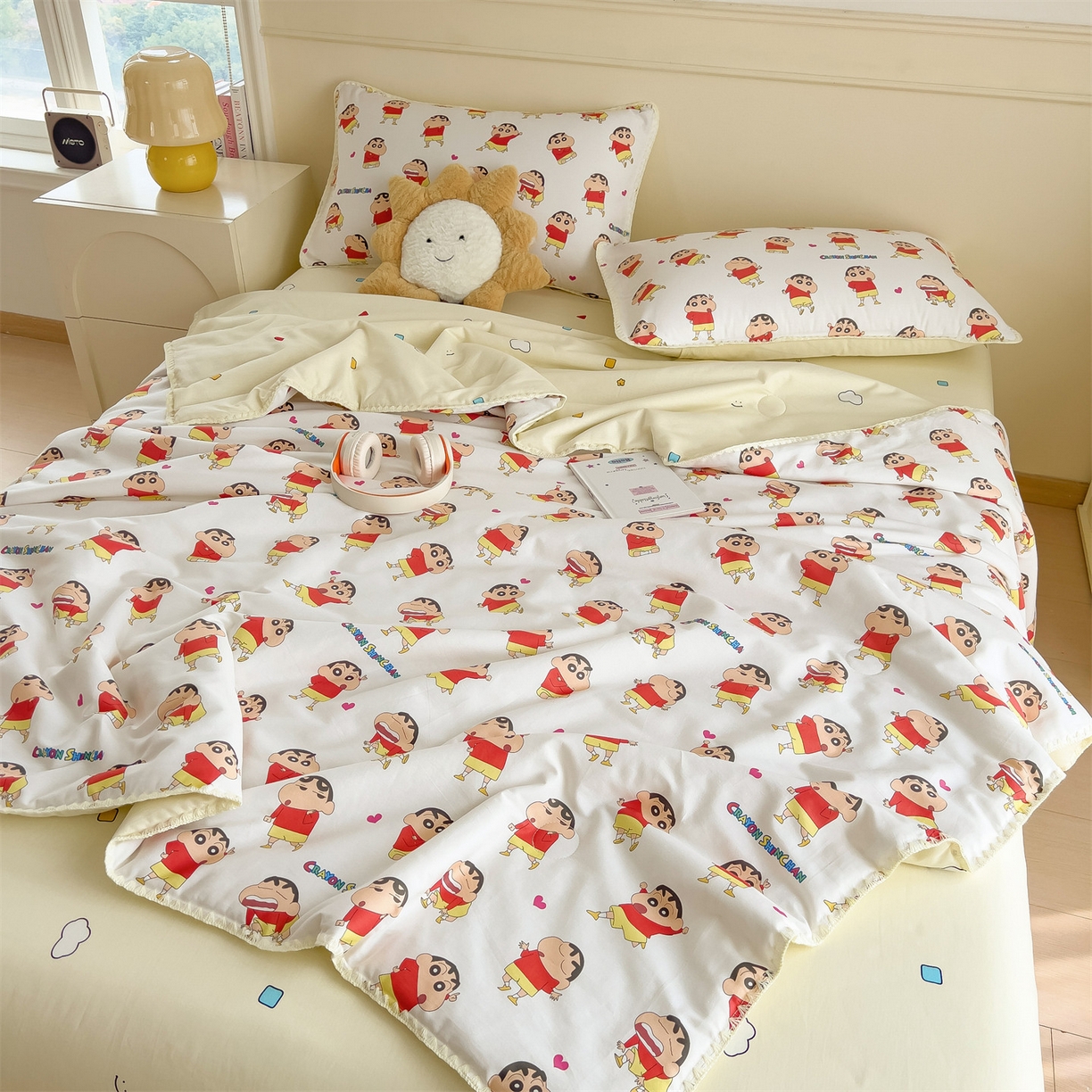 91家纺网 家纺一手货源 找家纺 兄弟坊 2026新款正版授权卡通全棉13370印花夏被夏凉被儿童被 夏被四件套 小新快乐星球
