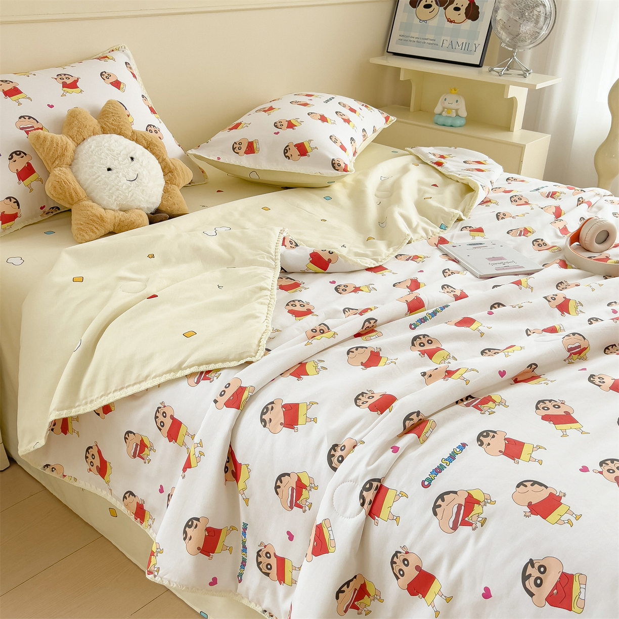 91家纺网 家纺一手货源 找家纺 兄弟坊 2026新款正版授权卡通全棉13370印花夏被夏凉被儿童被 夏被四件套 小新快乐星球