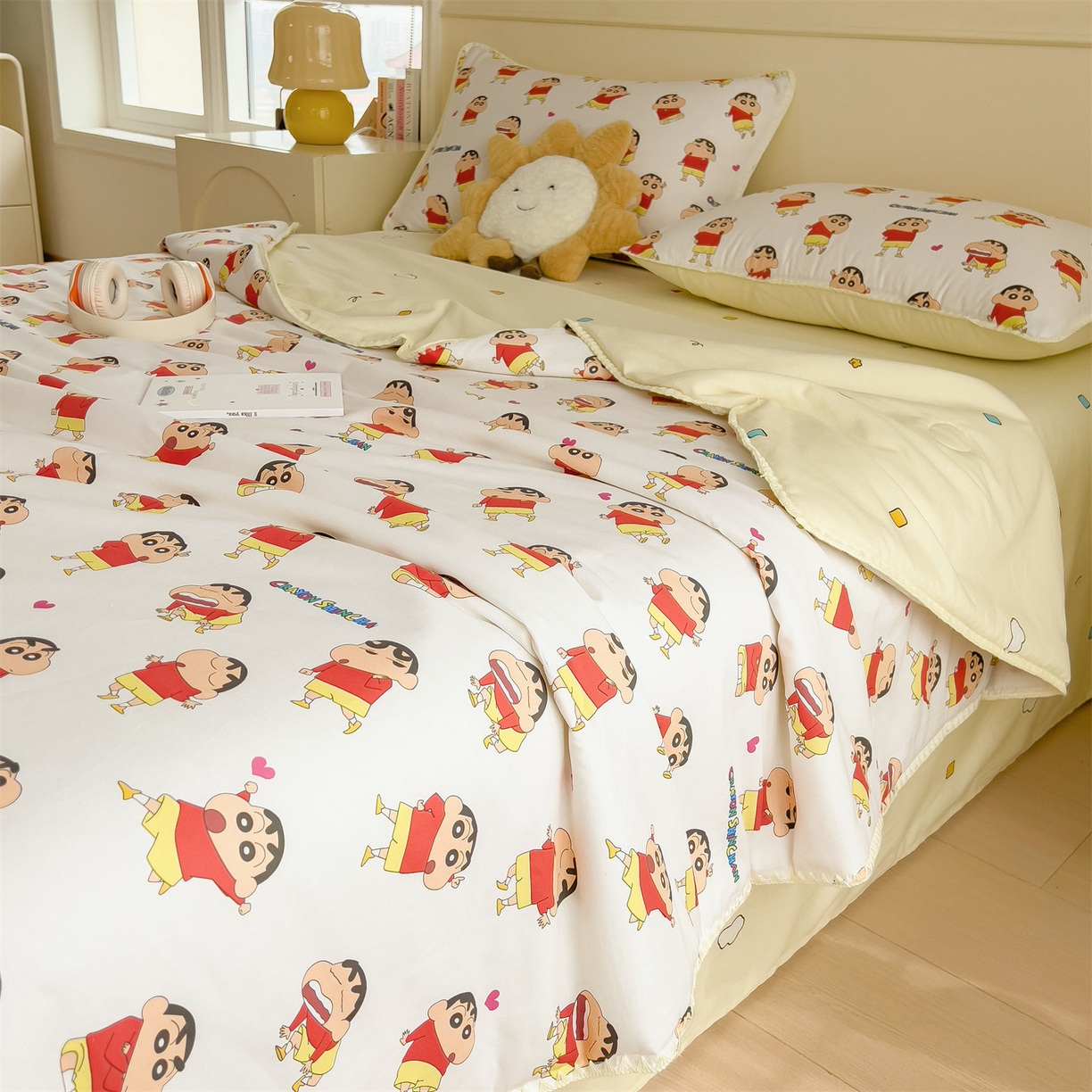 91家纺网 家纺一手货源 找家纺 兄弟坊 2026新款正版授权卡通全棉13370印花夏被夏凉被儿童被 夏被四件套 小新快乐星球