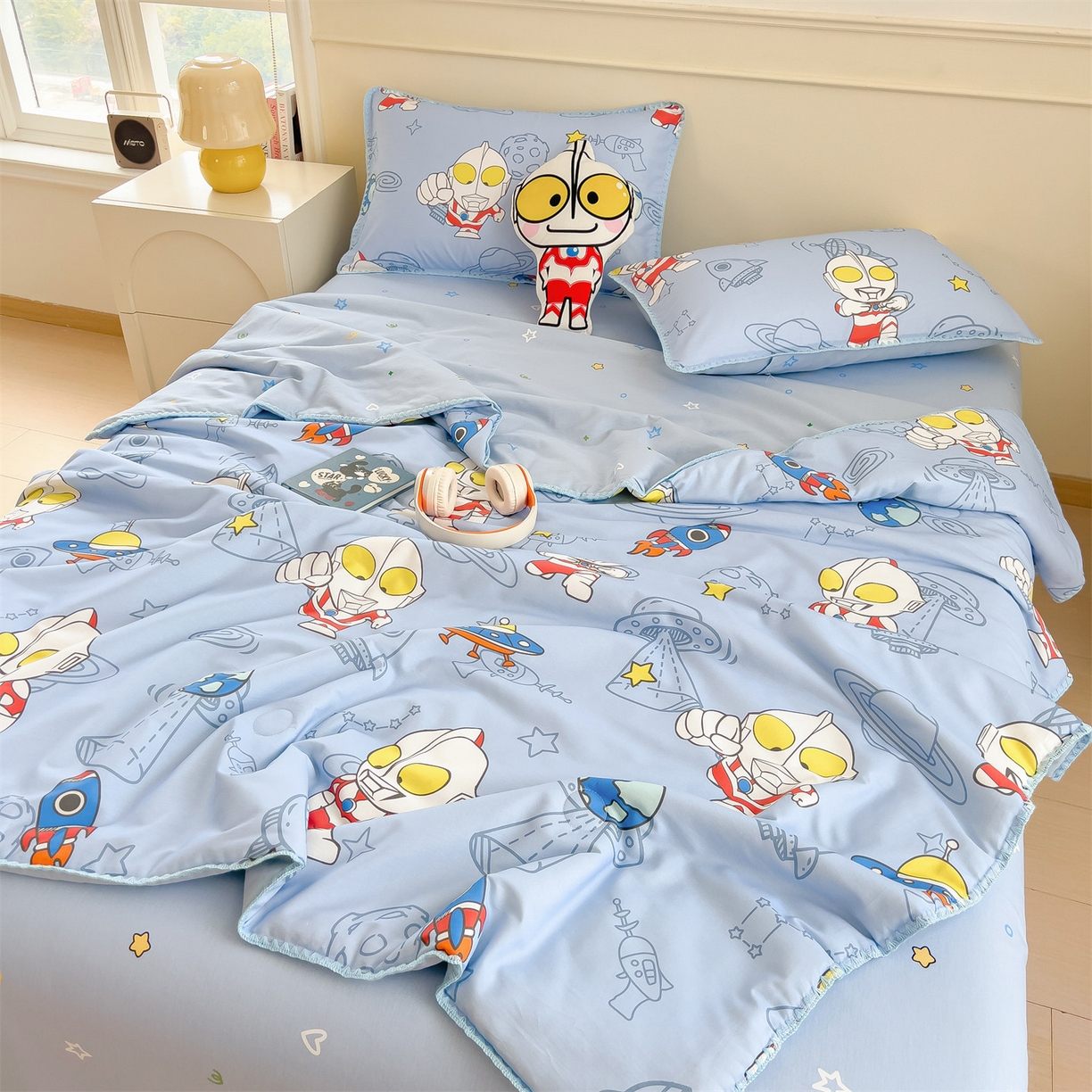 91家纺网 家纺一手货源 找家纺 兄弟坊 2026新款正版授权卡通全棉13370印花夏被夏凉被儿童被 夏被四件套 星舰蓝奥特