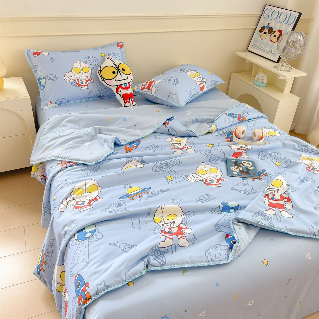 91家纺网 家纺一手货源 找家纺 兄弟坊 2026新款正版授权卡通全棉13370印花夏被夏凉被儿童被 夏被四件套 星舰蓝奥特