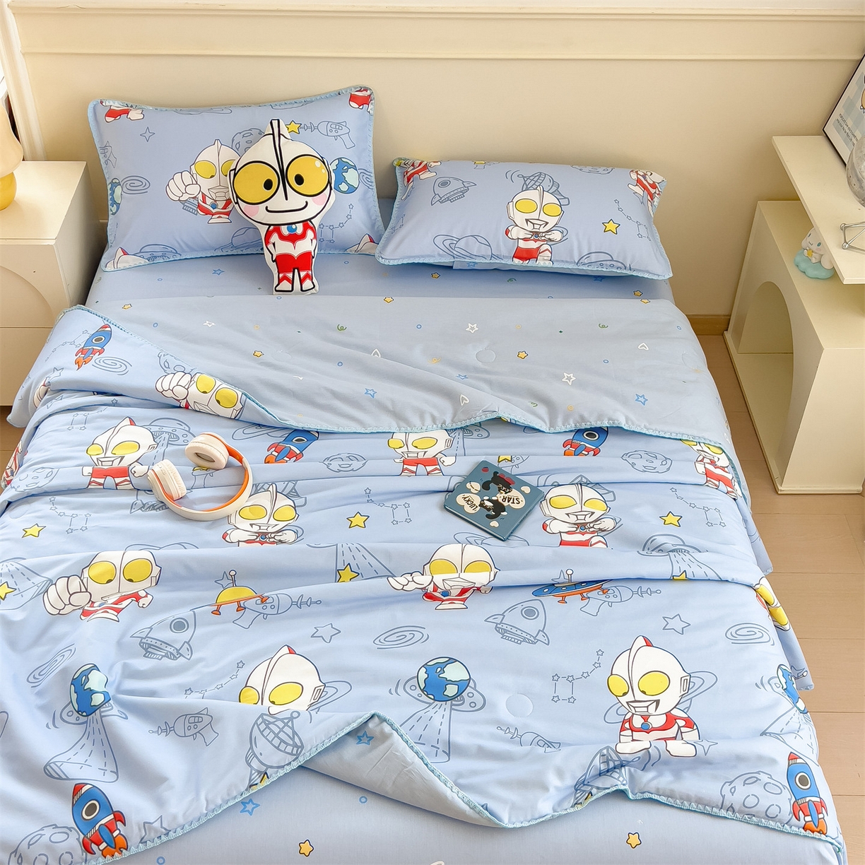 91家纺网 家纺一手货源 找家纺 兄弟坊 2026新款正版授权卡通全棉13370印花夏被夏凉被儿童被 夏被四件套 星舰蓝奥特