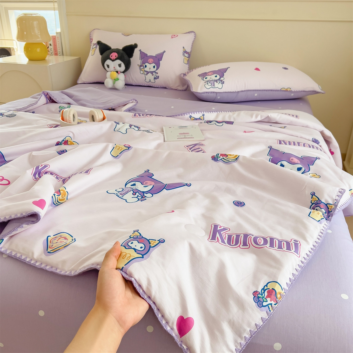 91家纺网 家纺一手货源 找家纺 兄弟坊 2026新款正版授权卡通全棉13370印花夏被夏凉被儿童被 夏被四件套 紫梦库洛米
