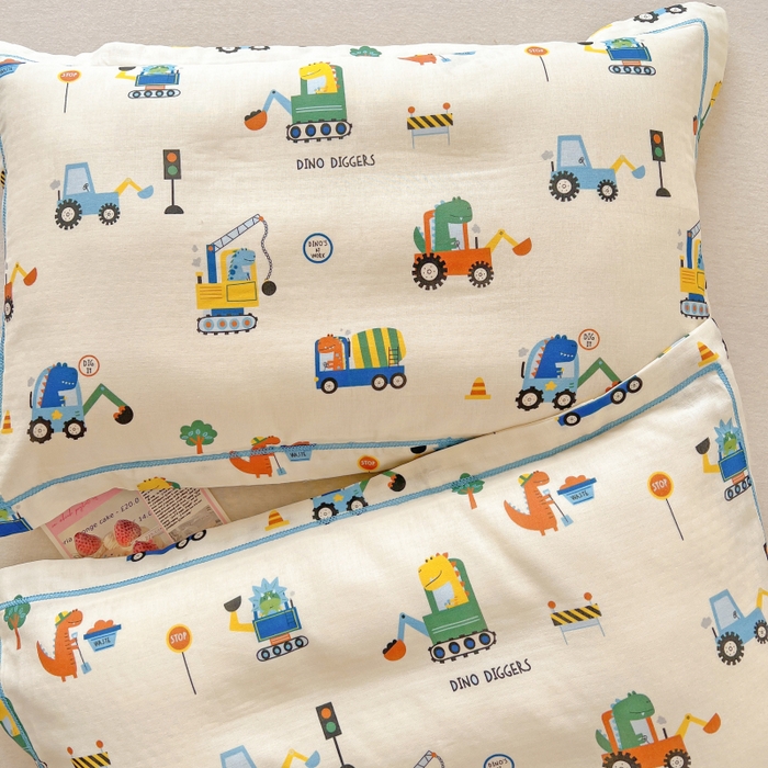 91家纺网 家纺一手货源 找家纺 百寐 2026新款母婴A类双层棉纱枕套婴幼儿卡通宝宝枕套子母信封枕套 小挖机