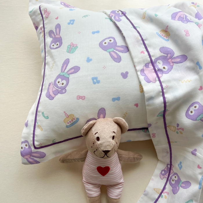 91家纺网 家纺一手货源 找家纺 百寐 2026新款母婴A类双层棉纱枕套婴幼儿卡通宝宝枕套子母信封枕套 紫黛露