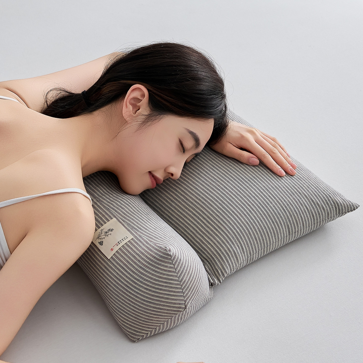 91家纺网 家纺一手货源 找家纺 乐可 2026新款条纹生态荞麦组合枕枕头枕芯 生态组合枕-杏仁