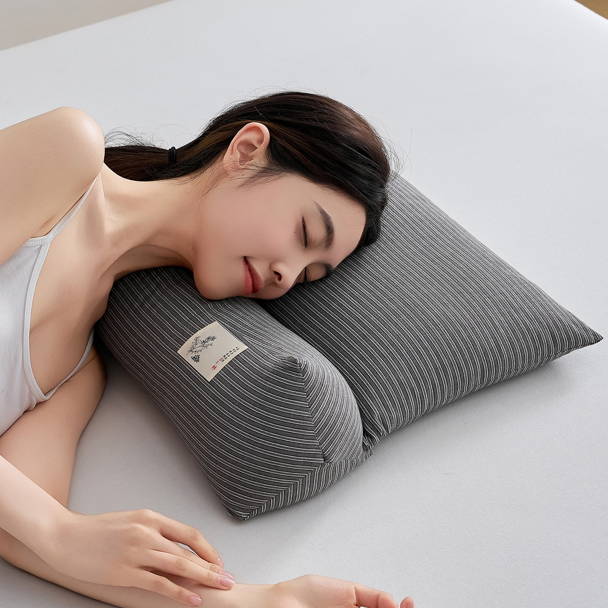 91家纺网 家纺一手货源 找家纺 乐可 2026新款条纹生态荞麦组合枕枕头枕芯 生态组合枕-深灰