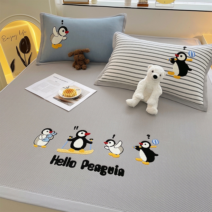 91家纺网 家纺一手货源 找家纺 炫拼家纺 2026新款A类满天星凉豆豆卡通毛巾绣大包边复合凉席 快乐旅行