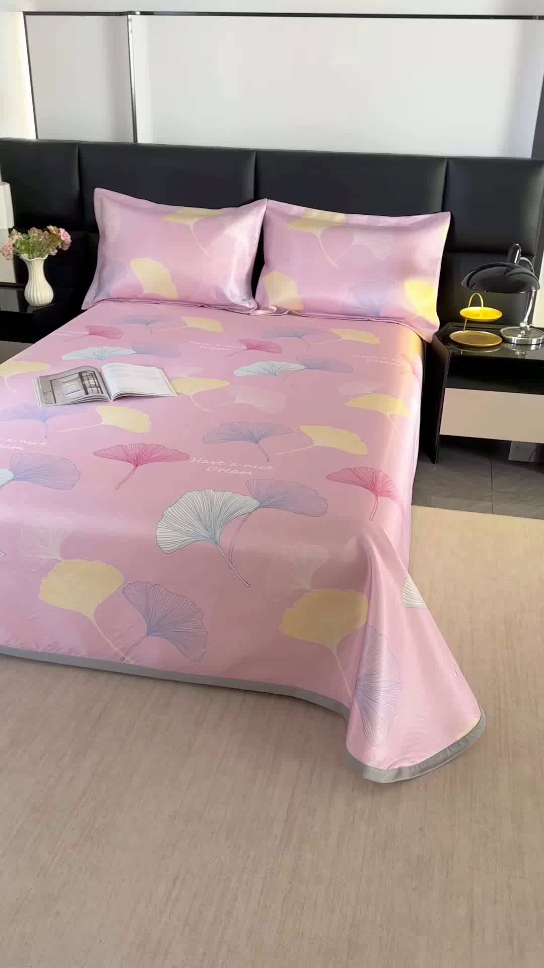 91家纺网 家纺一手货源 找家纺 绒品壹家家纺 2026新款立体数码印花凉感丝冰丝席软凉席席子三件套 三生有幸 粉