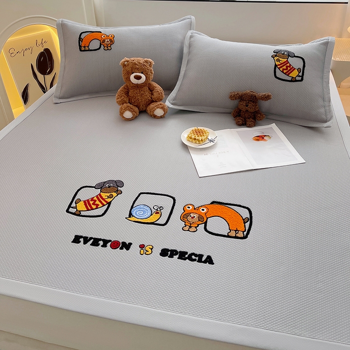 91家纺网 家纺一手货源 找家纺 炫拼家纺 2026新款A类满天星凉豆豆卡通毛巾绣大包边复合凉席 淘气汪汪-灰