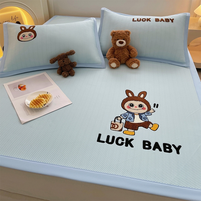 91家纺网 家纺一手货源 找家纺 炫拼家纺 2026新款A类满天星凉豆豆卡通毛巾绣大包边复合凉席 幸运布布-蓝