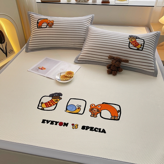 91家纺网 家纺一手货源 找家纺 炫拼家纺 2026新款A类满天星凉豆豆卡通毛巾绣大包边复合凉席 淘气汪汪-奶白