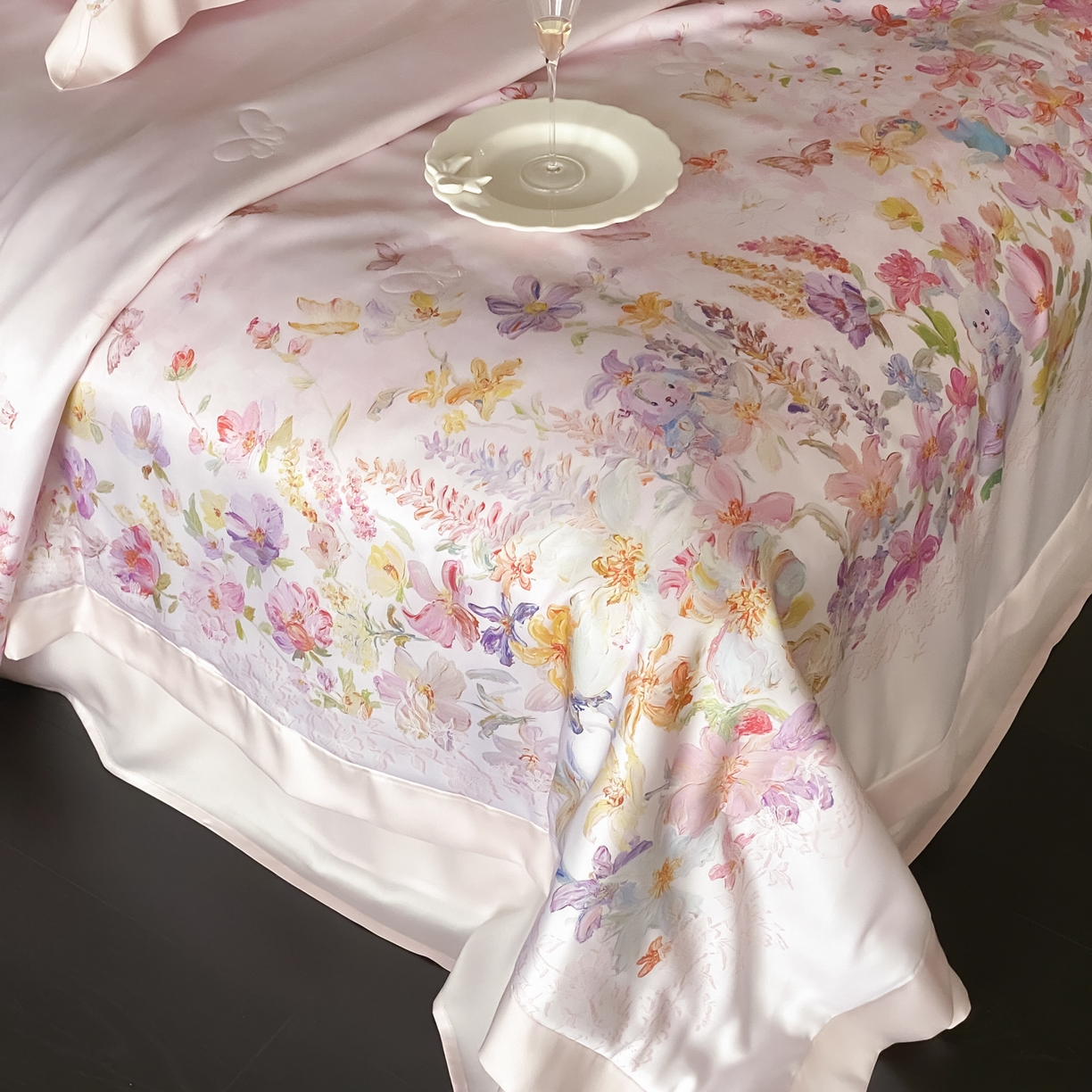 91家纺网 家纺一手货源 找家纺 （总）云栖家居 2026新款60天丝数码印花夏被四件套-绮梦花间