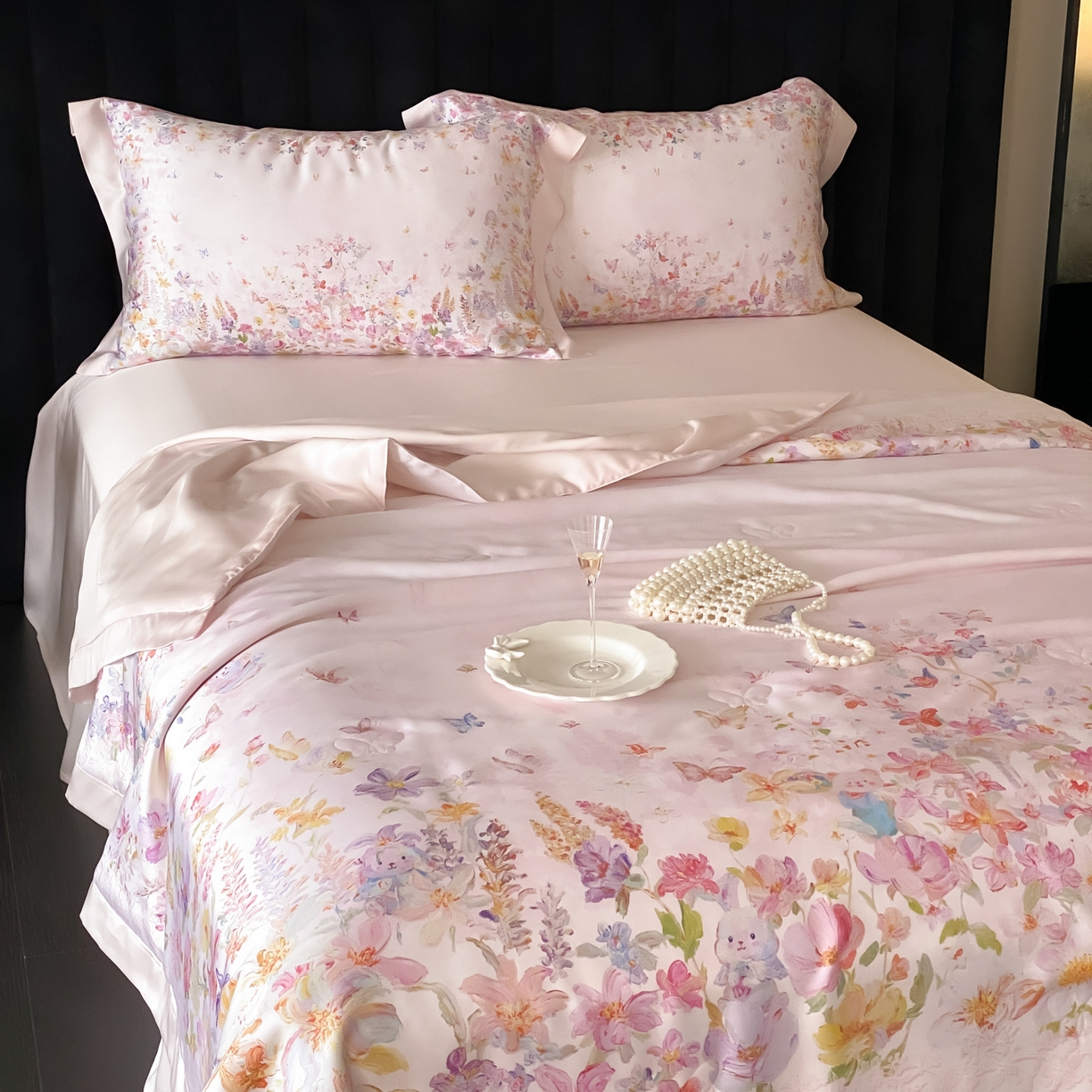 91家纺网 家纺一手货源 找家纺 云栖家居 2026新款60天丝数码印花夏被四件套-绮梦花间 绮梦花涧-粉