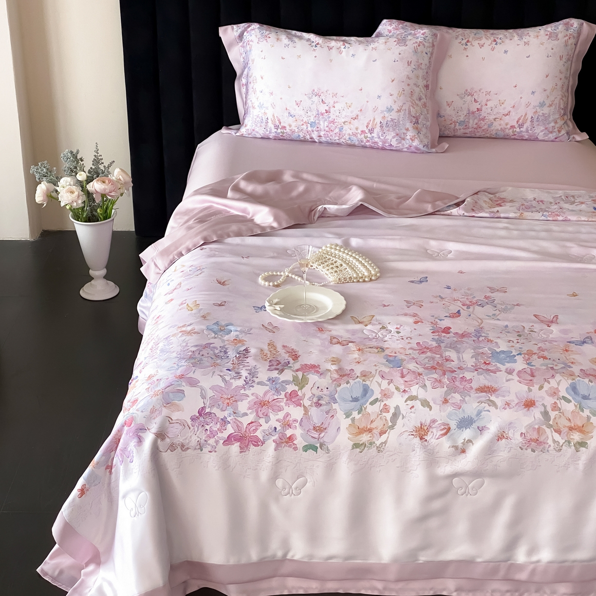 91家纺网 家纺一手货源 找家纺 云栖家居 2026新款60天丝数码印花夏被四件套-绮梦花间 绮梦花涧-紫