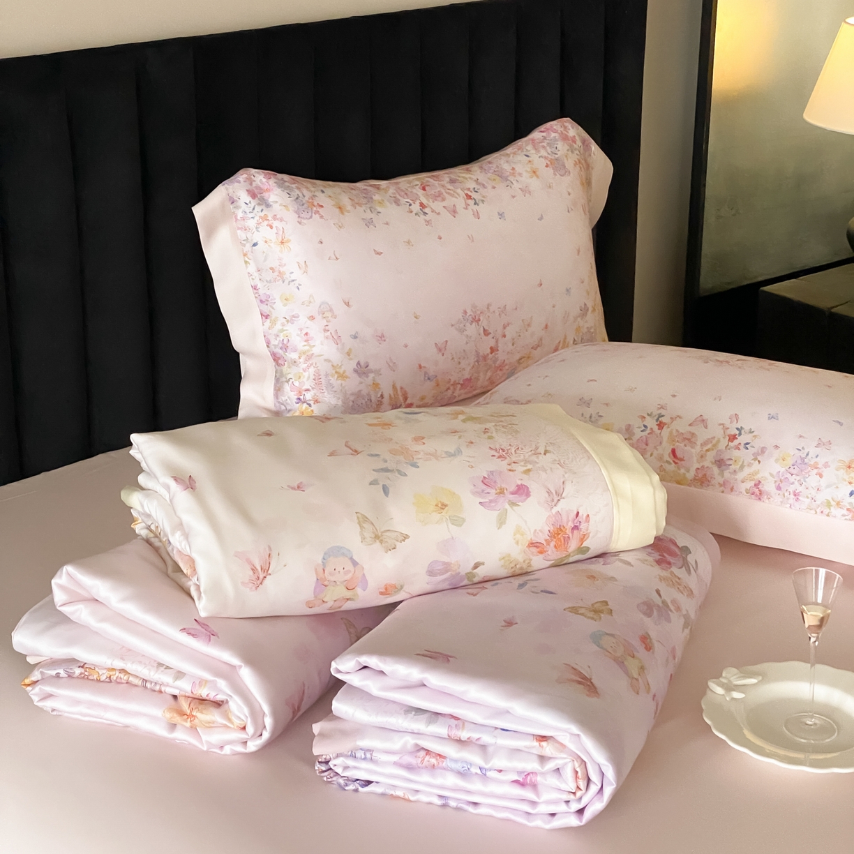 91家纺网 家纺一手货源 找家纺 云栖家居 2026新款60天丝数码印花夏被四件套-绮梦花间 组合图