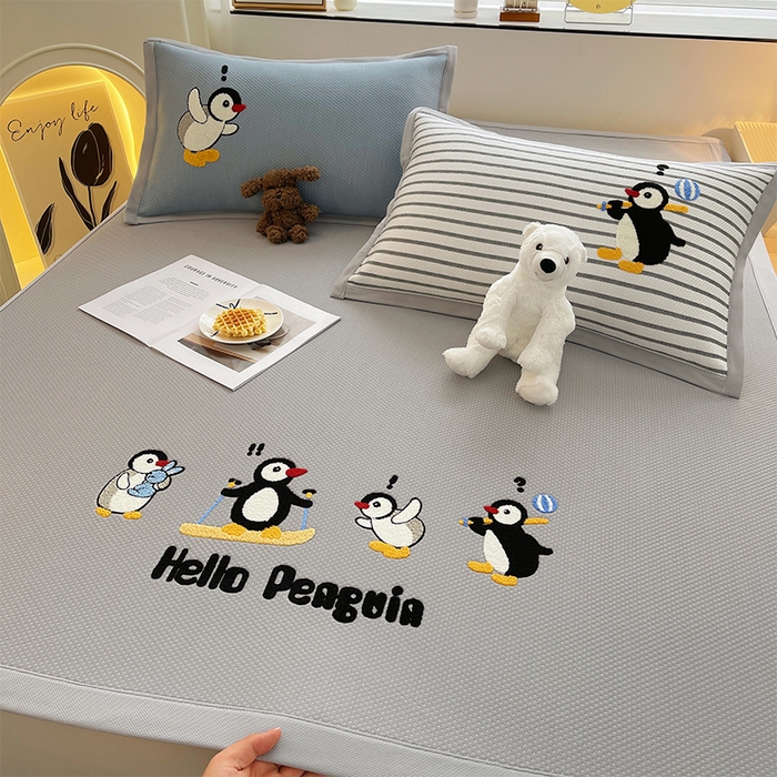 91家纺网 家纺一手货源 找家纺 炫拼家纺 2026新款A类满天星凉豆豆卡通毛巾绣大包边复合凉席 快乐旅行