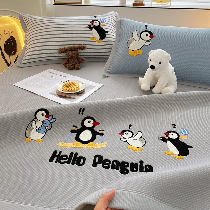 91家纺网 家纺一手货源 找家纺 炫拼家纺 2026新款A类满天星凉豆豆卡通毛巾绣大包边复合凉席 快乐旅行